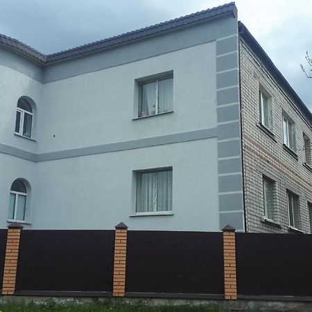 Окремі Номери В Гостьовому Будинку Типу Guest House Kropyvnytskyi Bagian luar foto