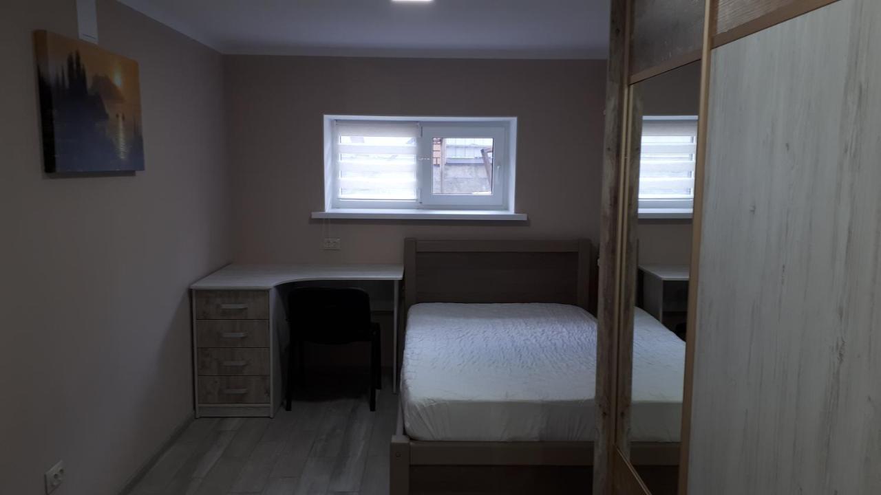 Окремі Номери В Гостьовому Будинку Типу Guest House Kropyvnytskyi Bagian luar foto