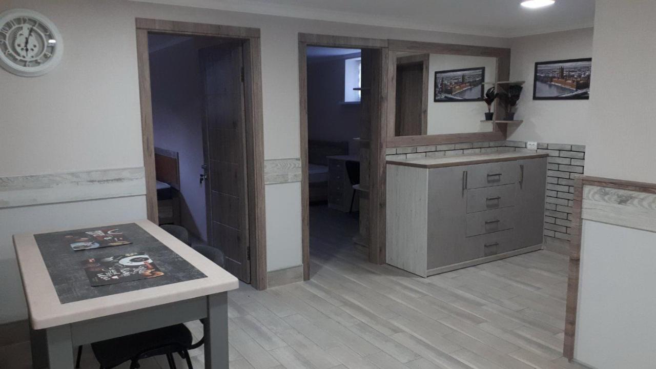 Окремі Номери В Гостьовому Будинку Типу Guest House Kropyvnytskyi Bagian luar foto