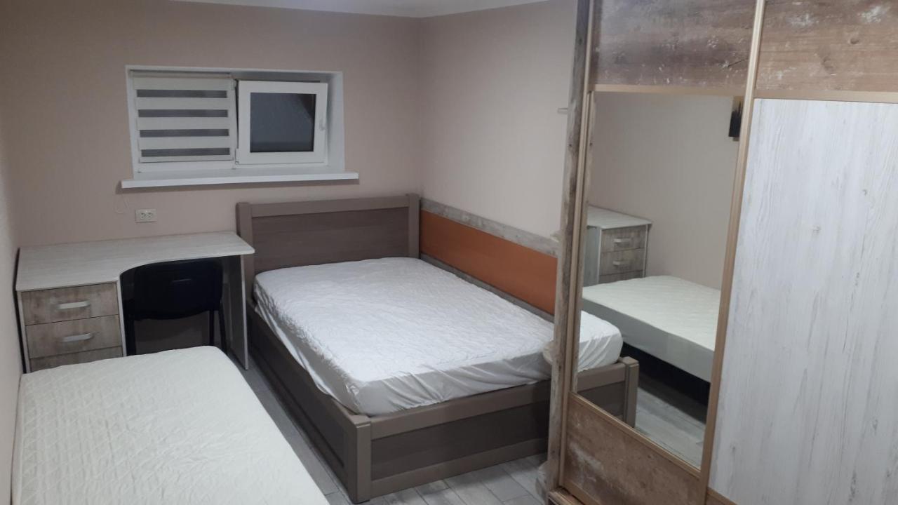 Окремі Номери В Гостьовому Будинку Типу Guest House Kropyvnytskyi Bagian luar foto